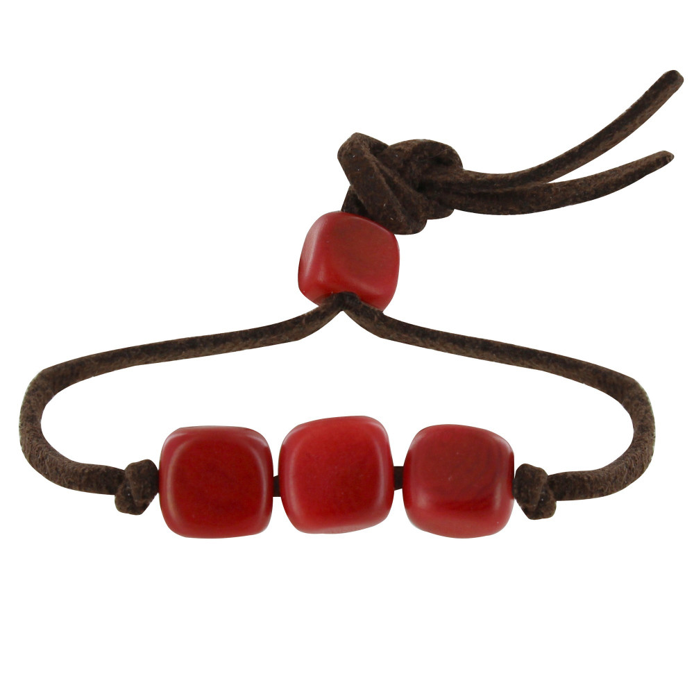 LES POULETTES BIJOUX Bracelet Trois Cubes de Tagua Lien en Suédine - Rouge
