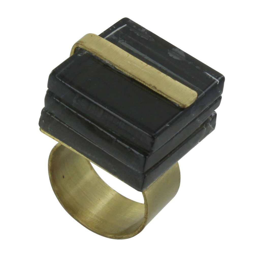 LES POULETTES BIJOUX Bague Cube en Laiton et Feuilleté en Verre - Classics - Noir