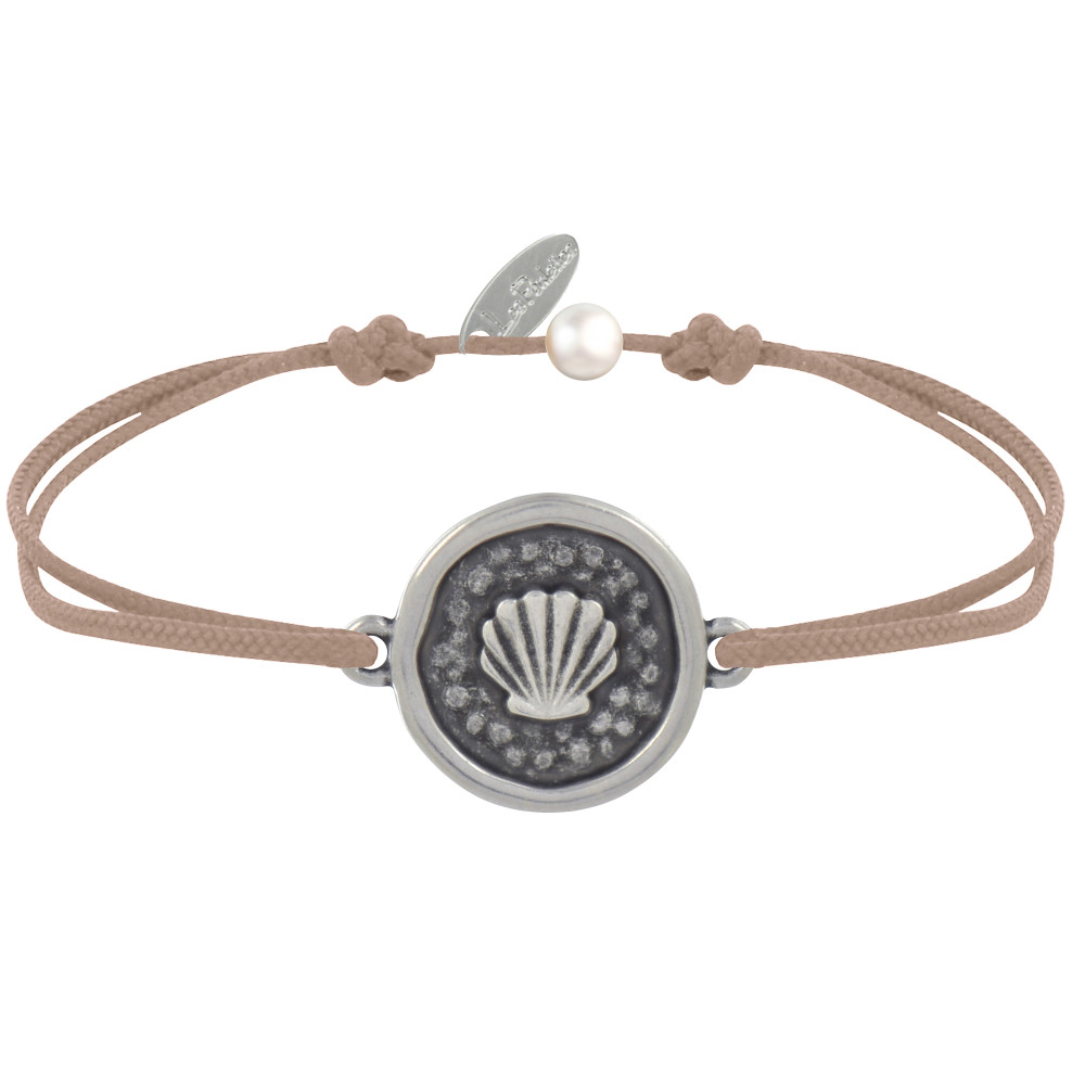 LES POULETTES BIJOUX Bracelet Lien Médaille Ronde Laiton Argenté Coquillage - Beige
