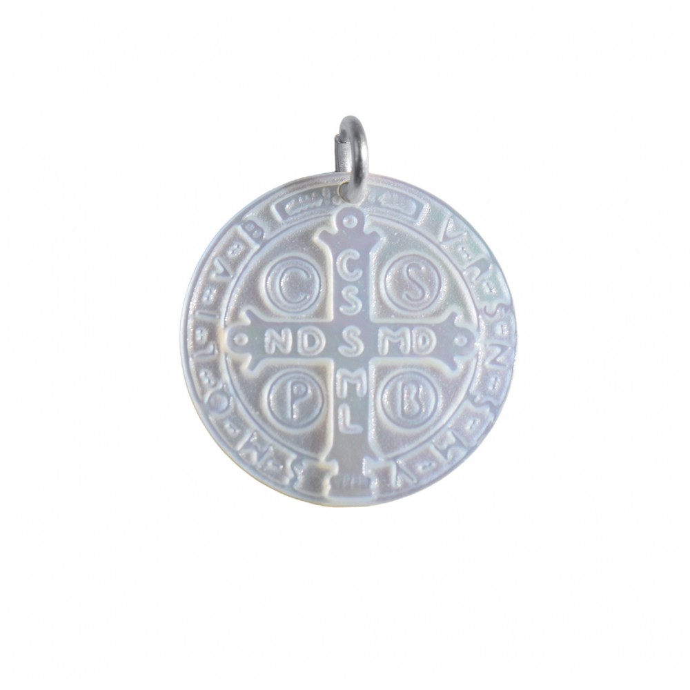 LES POULETTES BIJOUX - Pendentif Médaille Ronde Croix de Saint Benoit en Nacre